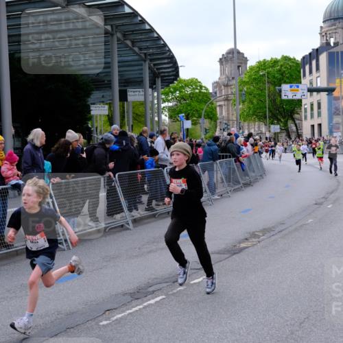 25.04.2026 - Das Zehntel Tim E. http://msf.ph/oto/9567342 25.04.2026 08:48:41 Ziel 1194, 1727, 2153, 2502, 3043, 3238, 3602, 3608, 3670 meine-sportfotos.de