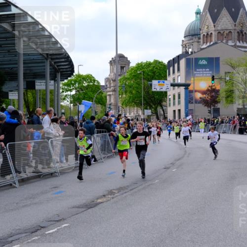 25.04.2026 - Das Zehntel Tim E. http://msf.ph/oto/9567344 25.04.2026 08:48:45 Ziel 1194, 1727, 2153, 2993, 3043, 3223, 3238, 3252, 3563, 3602, 3608, 3670 meine-sportfotos.de
