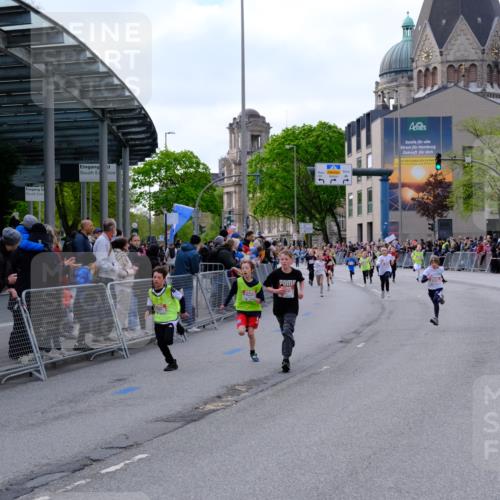 25.04.2026 - Das Zehntel Tim E. http://msf.ph/oto/9567345 25.04.2026 08:48:45 Ziel 1194, 1727, 2153, 2993, 3043, 3223, 3238, 3252, 3563, 3602, 3608, 3670 meine-sportfotos.de