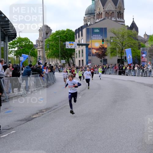 25.04.2026 - Das Zehntel Tim E. http://msf.ph/oto/9567352 25.04.2026 08:48:47 Ziel 1727, 2153, 2993, 3043, 3223, 3238, 3252, 3551, 3563, 3670 meine-sportfotos.de
