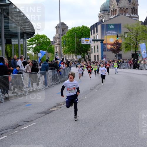 25.04.2026 - Das Zehntel Tim E. http://msf.ph/oto/9567356 25.04.2026 08:48:47 Ziel 1727, 2153, 2993, 3043, 3223, 3238, 3252, 3551, 3563, 3670 meine-sportfotos.de