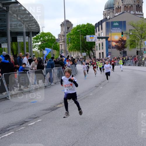 25.04.2026 - Das Zehntel Tim E. http://msf.ph/oto/9567357 25.04.2026 08:48:47 Ziel 1727, 2153, 2993, 3043, 3223, 3238, 3252, 3551, 3563, 3670 meine-sportfotos.de