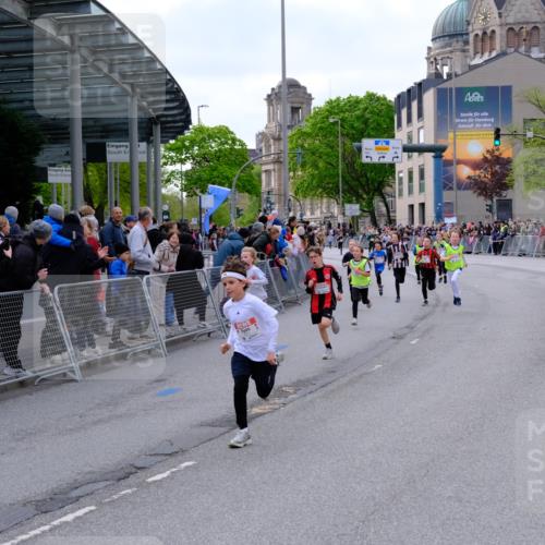 25.04.2026 - Das Zehntel Tim E. http://msf.ph/oto/9567362 25.04.2026 08:48:50 Ziel 1786, 1799, 2324, 2993, 3044, 3189, 3212, 3223, 3252, 3551, 3563, 3971 meine-sportfotos.de
