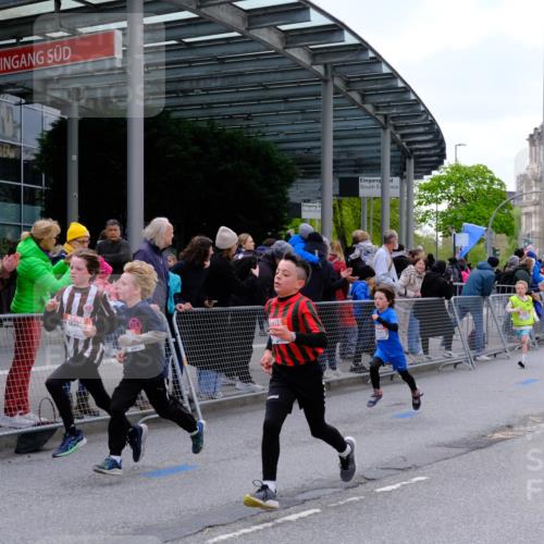 25.04.2026 - Das Zehntel Tim E. http://msf.ph/oto/9567368 25.04.2026 08:48:54 Ziel 1327, 1786, 1799, 1885, 2263, 2309, 2324, 2993, 3044, 3189, 3212, 3223, 3250, 3252, 3551, 3563, 3971 meine-sportfotos.de