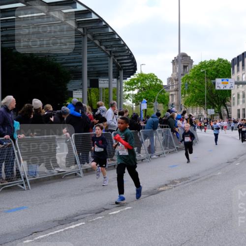 25.04.2026 - Das Zehntel Tim E. http://msf.ph/oto/9567379 25.04.2026 08:48:58 Ziel 1327, 1786, 1799, 1885, 2263, 2276, 2309, 2324, 3044, 3103, 3189, 3212, 3250, 3551, 3716, 3971 meine-sportfotos.de