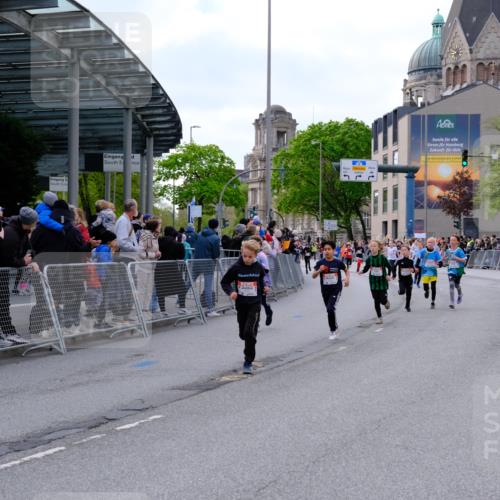 25.04.2026 - Das Zehntel Tim E. http://msf.ph/oto/9567389 25.04.2026 08:49:02 Ziel 1327, 1721, 1786, 1797, 1799, 1844, 1885, 2263, 2276, 2291, 2309, 3044, 3103, 3221, 3233, 3250, 3716, 3976, 4012, 4026 meine-sportfotos.de