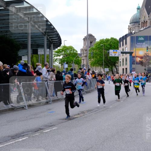 25.04.2026 - Das Zehntel Tim E. http://msf.ph/oto/9567392 25.04.2026 08:49:03 Ziel 1327, 1721, 1797, 1844, 1885, 2263, 2276, 2291, 2309, 3103, 3221, 3233, 3250, 3716, 3976, 4012, 4026 meine-sportfotos.de