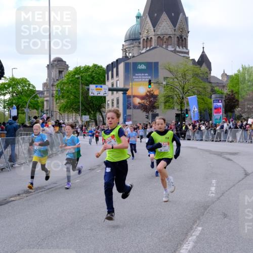 25.04.2026 - Das Zehntel Tim E. http://msf.ph/oto/9567394 25.04.2026 08:49:05 Ziel 1199, 1327, 1721, 1797, 1844, 2276, 2291, 3103, 3221, 3233, 3250, 3716, 3976, 4012, 4026 meine-sportfotos.de