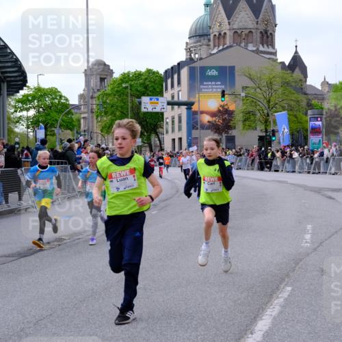 25.04.2026 - Das Zehntel Tim E. http://msf.ph/oto/9567397 25.04.2026 08:49:05 Ziel 1199, 1327, 1721, 1797, 1844, 2276, 2291, 3103, 3221, 3233, 3250, 3716, 3976, 4012, 4026 meine-sportfotos.de