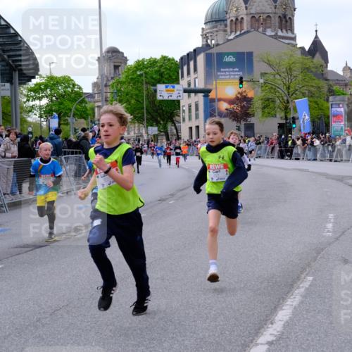 25.04.2026 - Das Zehntel Tim E. http://msf.ph/oto/9567398 25.04.2026 08:49:05 Ziel 1199, 1327, 1721, 1797, 1844, 2276, 2291, 3103, 3221, 3233, 3250, 3716, 3976, 4012, 4026 meine-sportfotos.de