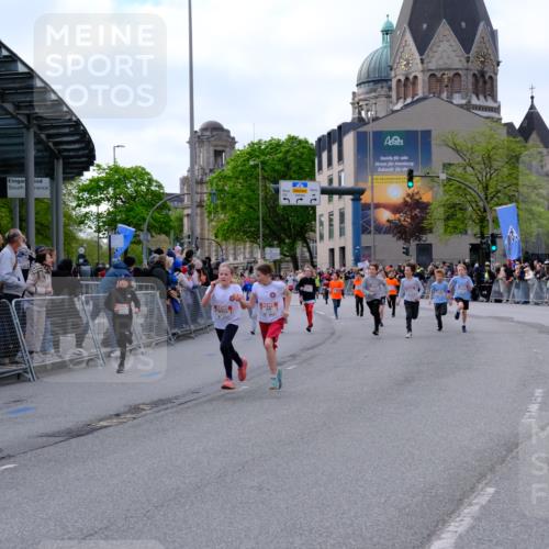 25.04.2026 - Das Zehntel Tim E. http://msf.ph/oto/9567408 25.04.2026 08:49:09 Ziel 1186, 1199, 1208, 1721, 1797, 1844, 2157, 2167, 2291, 2898, 2900, 3221, 3233, 3400, 3406, 3716, 3976, 4012, 4026 meine-sportfotos.de