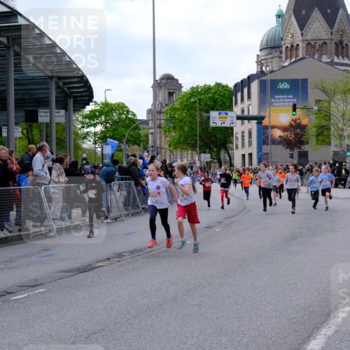 25.04.2026 - Das Zehntel Tim E. http://msf.ph/oto/9567411 25.04.2026 08:49:10 Ziel 1023, 1026, 1186, 1199, 1208, 1721, 1797, 1844, 1870, 2157, 2167, 2291, 2339, 2898, 2900, 3221, 3233, 3400, 3406, 3976, 4012, 4026 meine-sportfotos.de