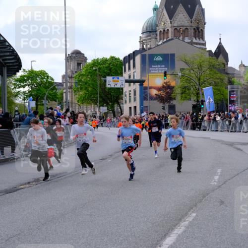 25.04.2026 - Das Zehntel Tim E. http://msf.ph/oto/9567415 25.04.2026 08:49:12 Ziel 1023, 1026, 1186, 1199, 1208, 1721, 1797, 1844, 1870, 2157, 2167, 2339, 2898, 2900, 3221, 3233, 3400, 3406, 3588, 3598, 3599, 3976, 4012, 4026 meine-sportfotos.de