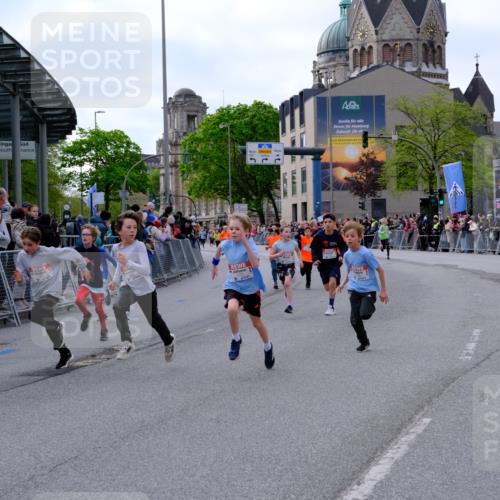 25.04.2026 - Das Zehntel Tim E. http://msf.ph/oto/9567418 25.04.2026 08:49:12 Ziel 1023, 1026, 1186, 1199, 1208, 1721, 1797, 1844, 1870, 2157, 2167, 2339, 2898, 2900, 3221, 3233, 3400, 3406, 3588, 3598, 3599, 3976, 4012, 4026 meine-sportfotos.de