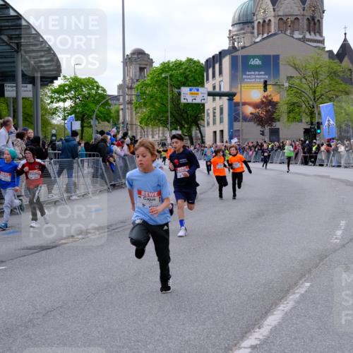 25.04.2026 - Das Zehntel Tim E. http://msf.ph/oto/9567423 25.04.2026 08:49:13 Ziel 1023, 1026, 1186, 1199, 1208, 1312, 1721, 1797, 1870, 2157, 2167, 2339, 2898, 2900, 3221, 3233, 3400, 3406, 3588, 3598, 3599, 3976, 4012, 4026 meine-sportfotos.de