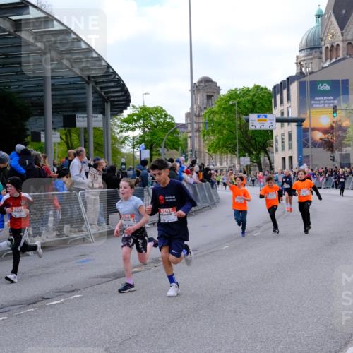 25.04.2026 - Das Zehntel Tim E. http://msf.ph/oto/9567426 25.04.2026 08:49:14 Ziel 1023, 1026, 1186, 1199, 1208, 1312, 1721, 1870, 2157, 2167, 2339, 2898, 2900, 3400, 3406, 3588, 3598, 3599, 4012, 4026 meine-sportfotos.de