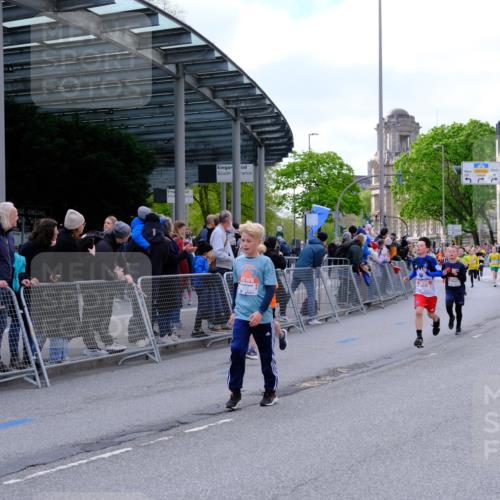 25.04.2026 - Das Zehntel Tim E. http://msf.ph/oto/9567462 25.04.2026 08:49:22 Ziel 1023, 1026, 1312, 1408, 1856, 1870, 2172, 2176, 2339, 3169, 3176, 3588, 3598, 3599, 4007, 4010, 4050 meine-sportfotos.de