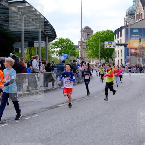 25.04.2026 - Das Zehntel Tim E. http://msf.ph/oto/9567466 25.04.2026 08:49:23 Ziel 1151, 1153, 1312, 1408, 1856, 2172, 2176, 2910, 3169, 3176, 3588, 3598, 3599, 4007, 4010, 4050 meine-sportfotos.de