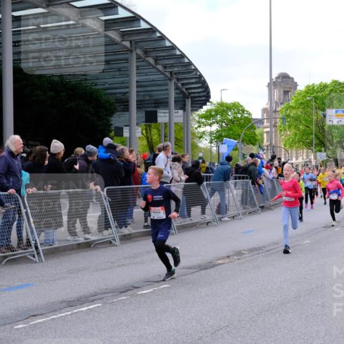 25.04.2026 - Das Zehntel Tim E. http://msf.ph/oto/9567475 25.04.2026 08:49:25 Ziel 1151, 1153, 1219, 1312, 1408, 1856, 2172, 2176, 2788, 2811, 2910, 3169, 3176, 4007, 4010, 4050 meine-sportfotos.de