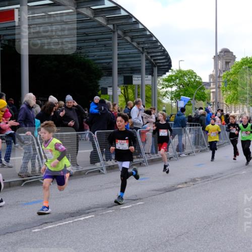 25.04.2026 - Das Zehntel Tim E. http://msf.ph/oto/9567505 25.04.2026 08:49:32 Ziel 1151, 1153, 1219, 1277, 1287, 1294, 1296, 1465, 1470, 1795, 1856, 2062, 2168, 2175, 2782, 2788, 2811, 2910, 3185, 4050, 4055 meine-sportfotos.de