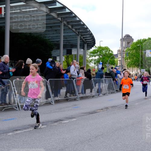 25.04.2026 - Das Zehntel Tim E. http://msf.ph/oto/9567530 25.04.2026 08:49:42 Ziel 1470, 1791, 1792, 1795, 2062, 2168, 2175, 2647, 2676, 2782, 3204, 3569, 3597, 4013, 4039, 4059 meine-sportfotos.de