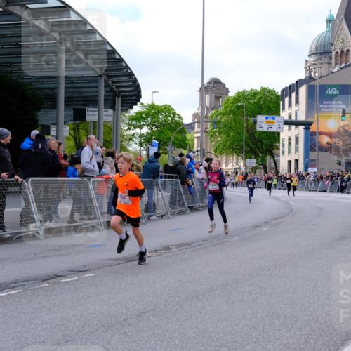 25.04.2026 - Das Zehntel Tim E. http://msf.ph/oto/9567532 25.04.2026 08:49:42 Ziel 1470, 1791, 1792, 1795, 2062, 2168, 2175, 2647, 2676, 2782, 3204, 3569, 3597, 4013, 4039, 4059 meine-sportfotos.de