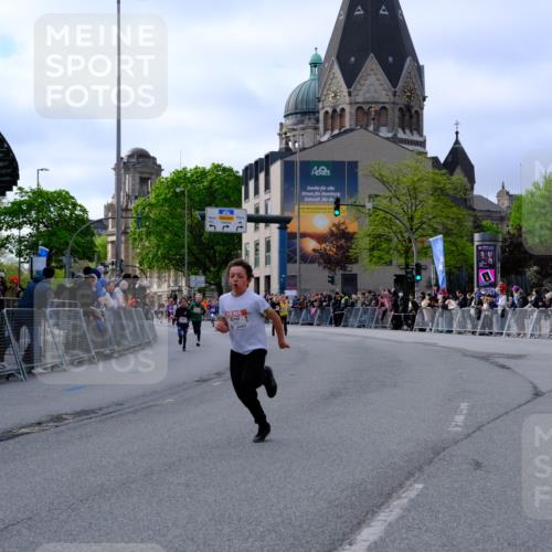25.04.2026 - Das Zehntel Tim E. http://msf.ph/oto/9567537 25.04.2026 08:49:44 Ziel 1791, 1792, 2647, 2676, 3204, 3569, 3597, 4013, 4039, 4059 meine-sportfotos.de