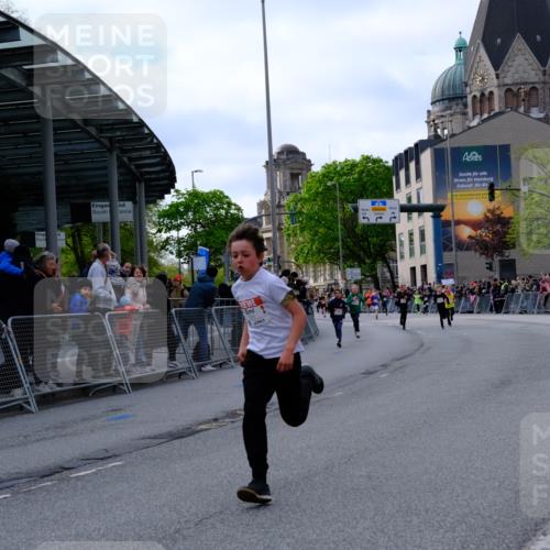 25.04.2026 - Das Zehntel Tim E. http://msf.ph/oto/9567542 25.04.2026 08:49:45 Ziel 1295, 1791, 1792, 2647, 2676, 3204, 3569, 3597, 3835, 4013, 4039, 4059 meine-sportfotos.de