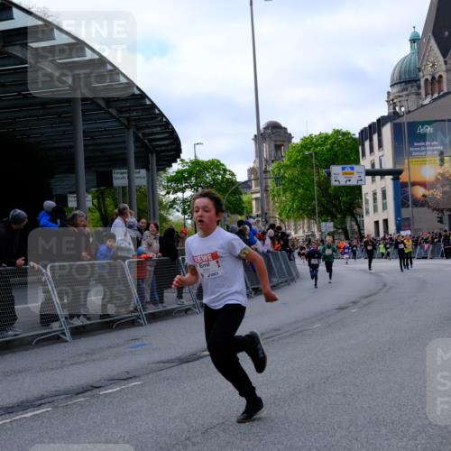 25.04.2026 - Das Zehntel Tim E. http://msf.ph/oto/9567543 25.04.2026 08:49:45 Ziel 1295, 1791, 1792, 2647, 2676, 3204, 3569, 3597, 3835, 4013, 4039, 4059 meine-sportfotos.de