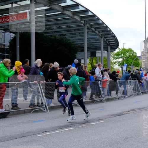 25.04.2026 - Das Zehntel Tim E. http://msf.ph/oto/9567545 25.04.2026 08:49:50 Ziel 1295, 1581, 3569, 3597, 3621, 3835, 4059 meine-sportfotos.de