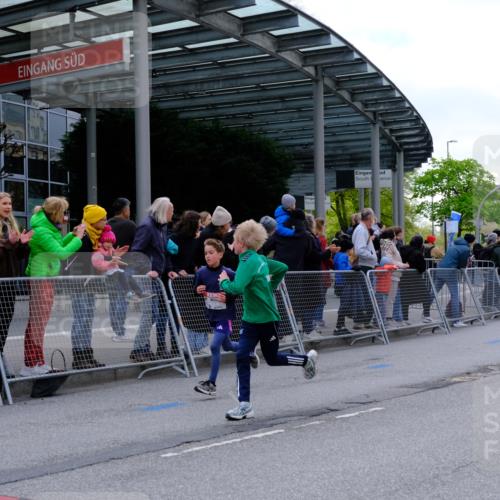 25.04.2026 - Das Zehntel Tim E. http://msf.ph/oto/9567546 25.04.2026 08:49:50 Ziel 1295, 1581, 3569, 3597, 3621, 3835, 4059 meine-sportfotos.de