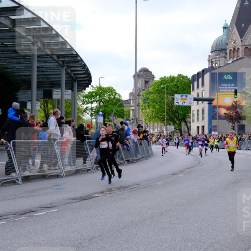 25.04.2026 - Das Zehntel Tim E. http://msf.ph/oto/9567549 25.04.2026 08:49:51 Ziel 1295, 1581, 3216, 3569, 3597, 3621, 3835, 4059 meine-sportfotos.de