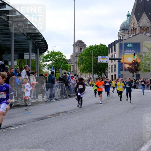 25.04.2026 - Das Zehntel Tim E. http://msf.ph/oto/9567560 25.04.2026 08:49:57 Ziel 1295, 1570, 1581, 1884, 2275, 3216, 3359, 3370, 3411, 3415, 3600, 3606, 3621, 3824, 3835, 3838 meine-sportfotos.de
