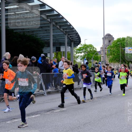 25.04.2026 - Das Zehntel Tim E. http://msf.ph/oto/9567571 25.04.2026 08:50:00 Ziel 1570, 1577, 1581, 1882, 1884, 1889, 2275, 2302, 2994, 3216, 3359, 3370, 3411, 3415, 3600, 3606, 3621, 3824, 3829, 3838 meine-sportfotos.de