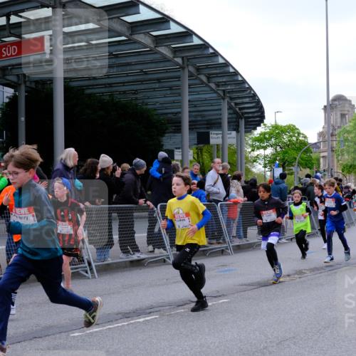 25.04.2026 - Das Zehntel Tim E. http://msf.ph/oto/9567573 25.04.2026 08:50:00 Ziel 1570, 1577, 1581, 1882, 1884, 1889, 2275, 2302, 2994, 3216, 3359, 3370, 3411, 3415, 3600, 3606, 3621, 3824, 3829, 3838 meine-sportfotos.de