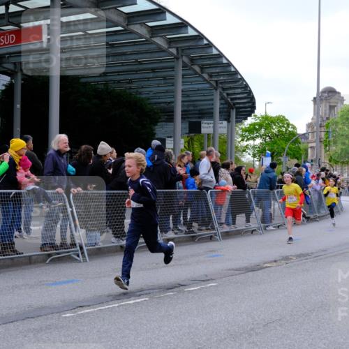 25.04.2026 - Das Zehntel Tim E. http://msf.ph/oto/9567604 25.04.2026 08:50:08 Ziel 1570, 1577, 1702, 1882, 1884, 1889, 2302, 2329, 2334, 2726, 2731, 2812, 2817, 2994, 3359, 3564, 3606, 3607, 3701, 3824, 3829 meine-sportfotos.de