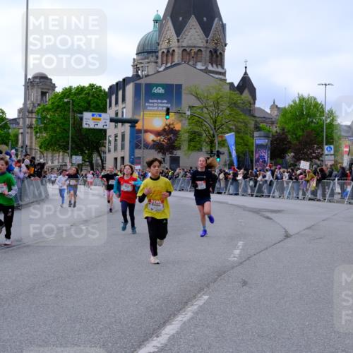 25.04.2026 - Das Zehntel Tim E. http://msf.ph/oto/9567608 25.04.2026 08:50:10 Ziel 1577, 1702, 1882, 1889, 2302, 2329, 2334, 2726, 2731, 2812, 2817, 2994, 3564, 3607, 3701, 3829 meine-sportfotos.de