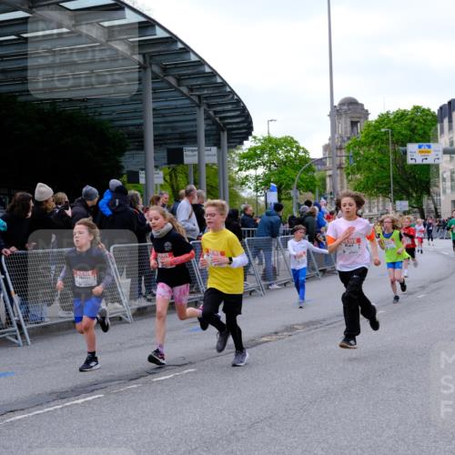 25.04.2026 - Das Zehntel Tim E. http://msf.ph/oto/9567623 25.04.2026 08:50:15 Ziel 1217, 1310, 1554, 1702, 2315, 2329, 2334, 2570, 2726, 2731, 2812, 2817, 3194, 3546, 3554, 3557, 3701, 4052 meine-sportfotos.de