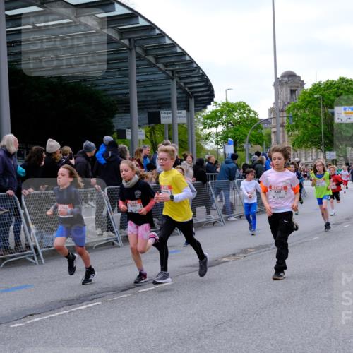 25.04.2026 - Das Zehntel Tim E. http://msf.ph/oto/9567624 25.04.2026 08:50:15 Ziel 1217, 1310, 1554, 1702, 2315, 2329, 2334, 2570, 2726, 2731, 2812, 2817, 3194, 3546, 3554, 3557, 3701, 4052 meine-sportfotos.de