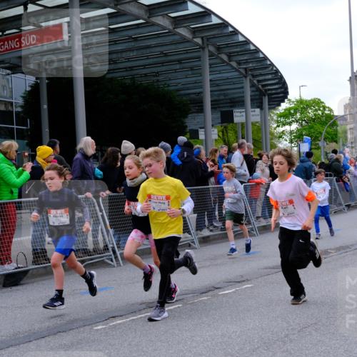 25.04.2026 - Das Zehntel Tim E. http://msf.ph/oto/9567628 25.04.2026 08:50:15 Ziel 1217, 1310, 1554, 1702, 2315, 2329, 2334, 2570, 2726, 2731, 2812, 2817, 3194, 3546, 3554, 3557, 3701, 4052 meine-sportfotos.de