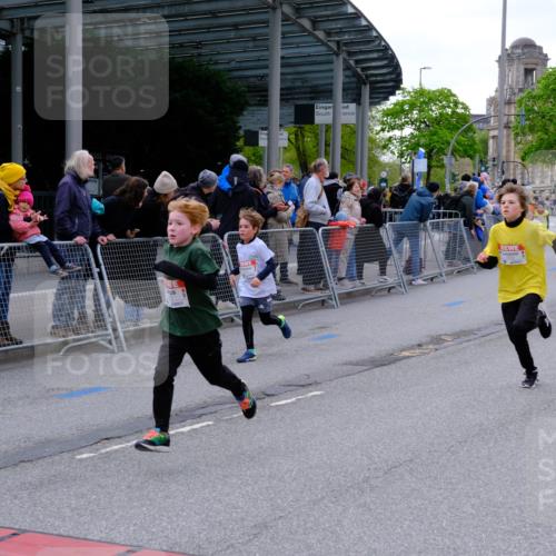 25.04.2026 - Das Zehntel Tim E. http://msf.ph/oto/9567636 25.04.2026 08:50:31 Ziel 1027, 1285, 1325, 1584, 1699, 1714, 1736, 2032, 2069, 2164, 2344, 2472, 2497, 2751, 2829, 2881, 2946, 3117, 3118, 3244, 3509, 3535 meine-sportfotos.de