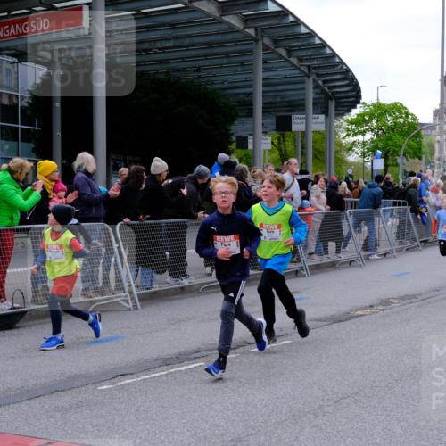 25.04.2026 - Das Zehntel Tim E. http://msf.ph/oto/9567657 25.04.2026 08:50:37 Ziel 1027, 1125, 1185, 1212, 1325, 1523, 1584, 1699, 1719, 1723, 2032, 2164, 2344, 2472, 2751, 2829, 2946, 3117, 3178, 3182, 3248, 3260, 3509, 3535, 3843, 4011 meine-sportfotos.de