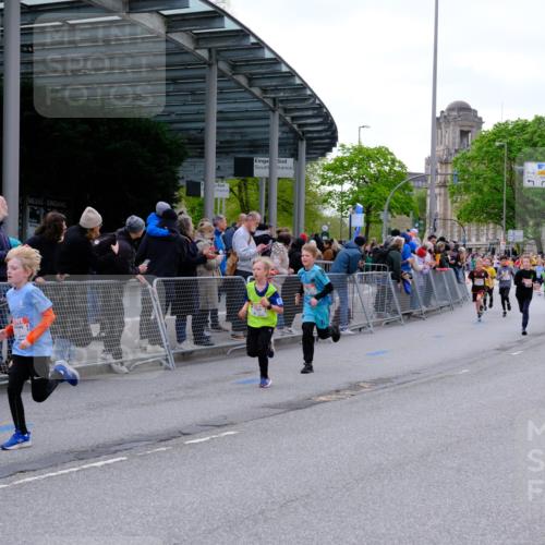 25.04.2026 - Das Zehntel Tim E. http://msf.ph/oto/9567662 25.04.2026 08:50:39 Ziel 1027, 1125, 1185, 1212, 1325, 1523, 1699, 1719, 1723, 1731, 2032, 2751, 2829, 2946, 3178, 3182, 3248, 3260, 3509, 3535, 3843, 4011 meine-sportfotos.de