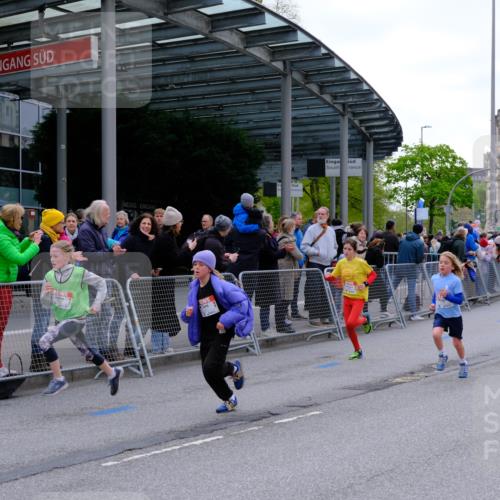 25.04.2026 - Das Zehntel Tim E. http://msf.ph/oto/9567710 25.04.2026 08:50:48 Ziel 1197, 1200, 1284, 1523, 1719, 1731, 1888, 1987, 2656, 2806, 2820, 3178, 3215, 3261, 3303, 3309, 3330, 3627, 3690, 3843, 3967 meine-sportfotos.de