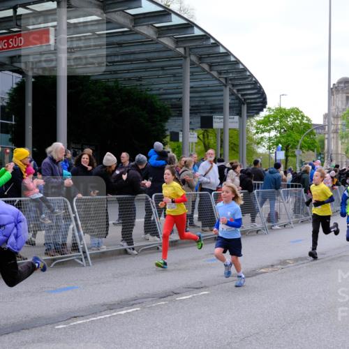 25.04.2026 - Das Zehntel Tim E. http://msf.ph/oto/9567712 25.04.2026 08:50:49 Ziel 1197, 1200, 1284, 1523, 1719, 1731, 1888, 1987, 2656, 2806, 2820, 3215, 3261, 3303, 3309, 3330, 3627, 3690, 3843, 3967 meine-sportfotos.de