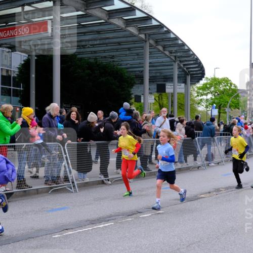 25.04.2026 - Das Zehntel Tim E. http://msf.ph/oto/9567713 25.04.2026 08:50:49 Ziel 1197, 1200, 1284, 1523, 1719, 1731, 1888, 1987, 2656, 2806, 2820, 3215, 3261, 3303, 3309, 3330, 3627, 3690, 3843, 3967 meine-sportfotos.de