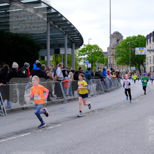 25.04.2026 - Das Zehntel Tim E. http://msf.ph/oto/9567727 25.04.2026 08:50:55 Ziel 1197, 1542, 1729, 1739, 1888, 2656, 2800, 2806, 2820, 3097, 3215, 3309, 3330, 3461, 3627, 3978 meine-sportfotos.de