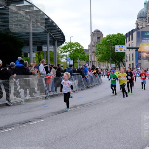 25.04.2026 - Das Zehntel Tim E. http://msf.ph/oto/9567729 25.04.2026 08:50:56 Ziel 1197, 1542, 1729, 1739, 1888, 2598, 2616, 2624, 2800, 2806, 2820, 3097, 3215, 3309, 3461, 3627, 3978 meine-sportfotos.de