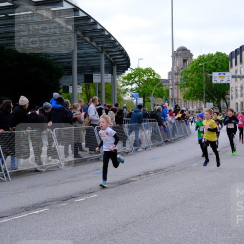 25.04.2026 - Das Zehntel Tim E. http://msf.ph/oto/9567732 25.04.2026 08:50:57 Ziel 1197, 1542, 1729, 1739, 1888, 2598, 2616, 2624, 2800, 2806, 2820, 3097, 3215, 3461, 3978, 4015 meine-sportfotos.de