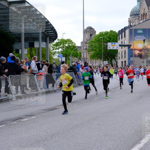 25.04.2026 - Das Zehntel Tim E. http://msf.ph/oto/9567735 25.04.2026 08:50:57 Ziel 1197, 1542, 1729, 1739, 1888, 2598, 2616, 2624, 2800, 2806, 2820, 3097, 3215, 3461, 3978, 4015 meine-sportfotos.de